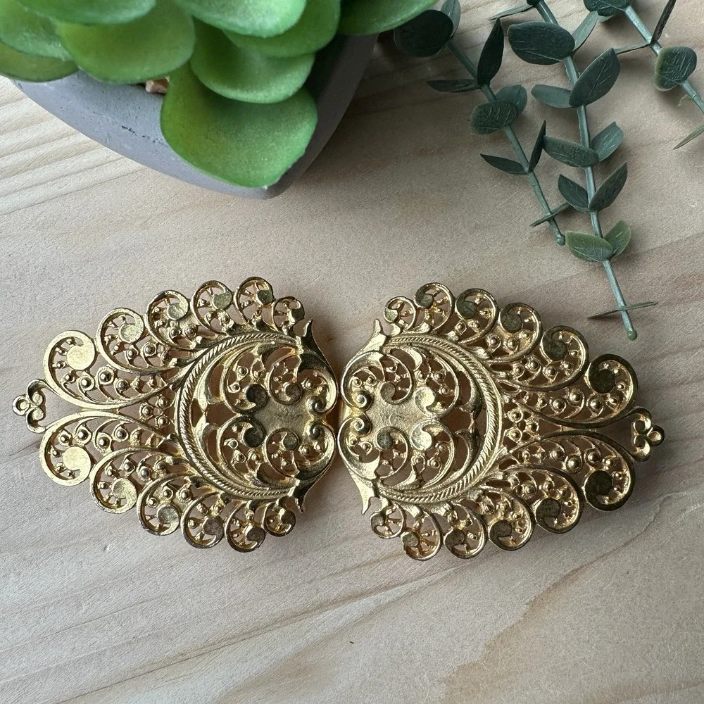 VTG Dotty Smith Belt Buckle 5 Inch Ornate Gold Plated Open Interlocking 2 Piece